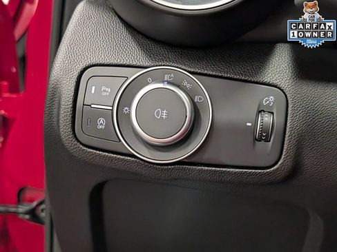 Used 2026 Alfa Romeo Giulia AWD image 21