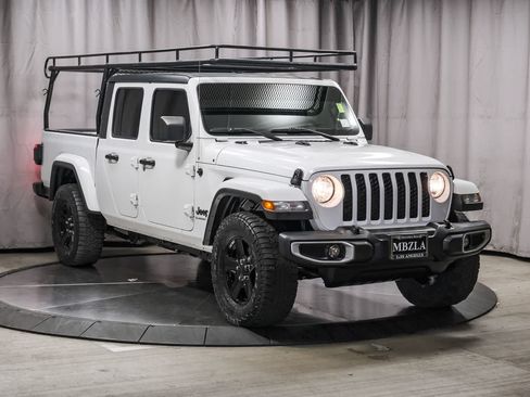 Used 2021 Jeep Gladiator Sport AWD/4WD image 5