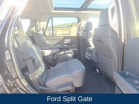 New 2025 Ford Expedition Active image 15