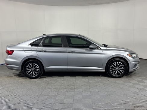 Used 2021 Volkswagen Jetta SE w/ SE Cold Weather Package FWD image 8