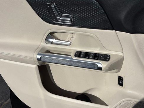 New 2026 Mercedes-Benz GLB 250 4MATIC image 21