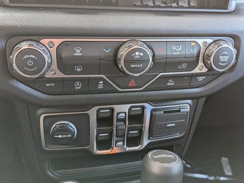 New 2026 Jeep Gladiator Sport image 17