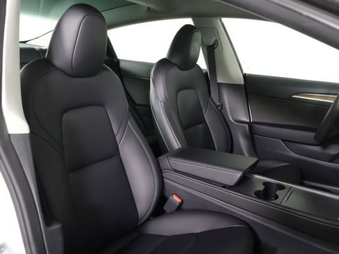 Used 2023 Tesla Model 3 Standard Range image 29