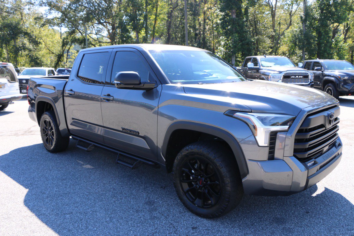 Used 2023 Toyota Tundra SR5 w/ SR5 Premium Package AWD/4WD image 10