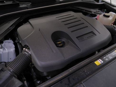 Used 2025 Land Rover Range Rover SE image 62