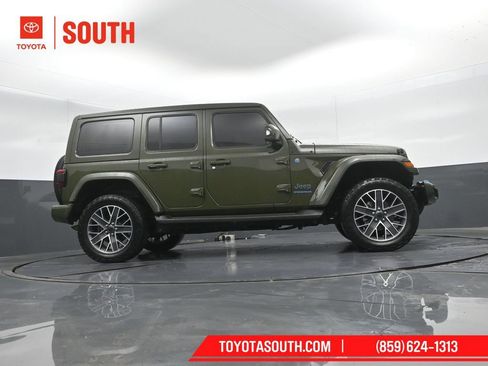 Used 2024 Jeep Wrangler High Altitude AWD/4WD image 39