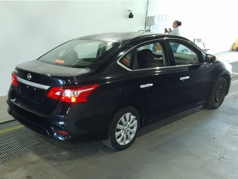 Used 2018 Nissan Sentra S FWD image 2