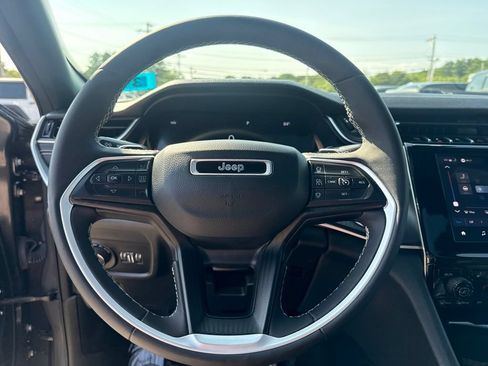 Certified 2023 Jeep Grand Cherokee Altitude AWD/4WD image 10