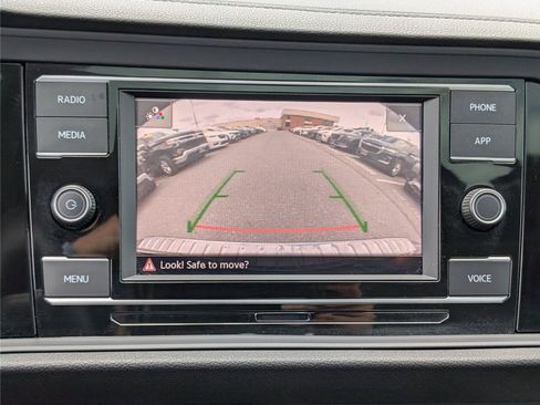 Used 2024 Volkswagen Jetta SE w/ Panoramic Sunroof Package FWD image 28