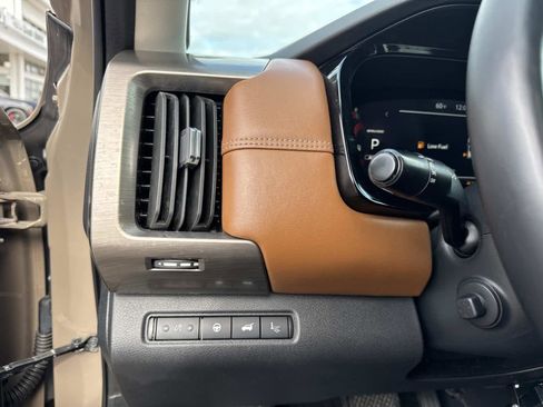 Used 2023 Nissan Pathfinder Platinum image 25