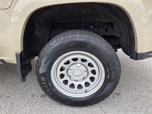 Used 2023 Chevrolet Colorado W/T image 16