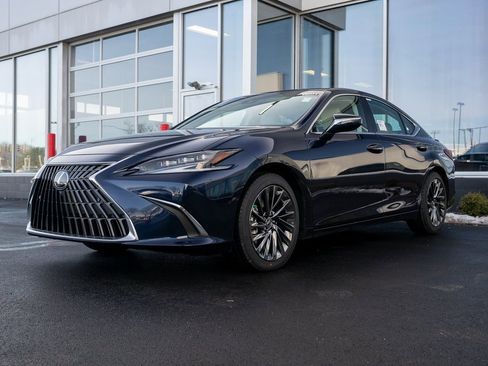 New 2025 Lexus ES 350 Ultra Luxury image 3