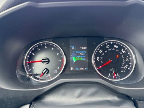 Used 2021 Toyota RAV4 LE image 20