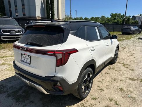 New 2026 Kia Seltos LX FWD image 7