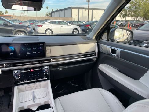 Used 2025 Hyundai Santa Fe SEL FWD image 36