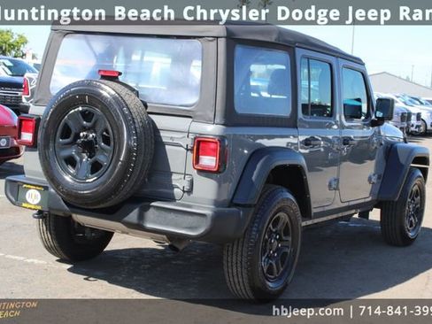 Used 2023 Jeep Wrangler Sport image 5