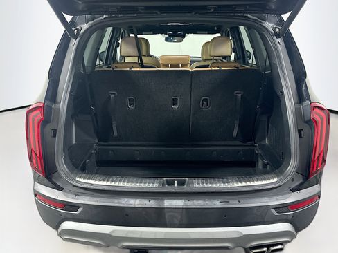 Used 2020 Kia Telluride SX w/ Towing Package FWD image 32