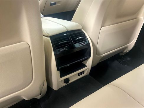 Used 2022 BMW 530i xDrive w/ Premium Package image 26