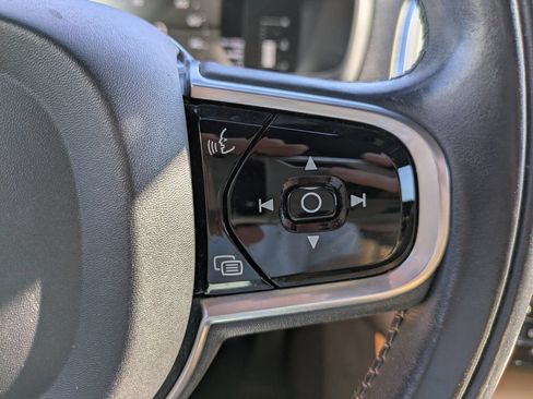 Used 2018 Volvo XC90 T5 Momentum w/ Convenience Package AWD/4WD image 26