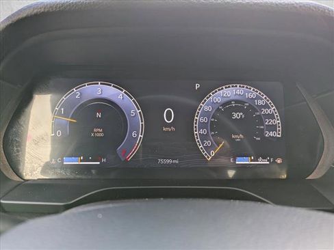 Used 2024 Jeep Grand Cherokee L Limited w/ Luxury Tech Group II image 11