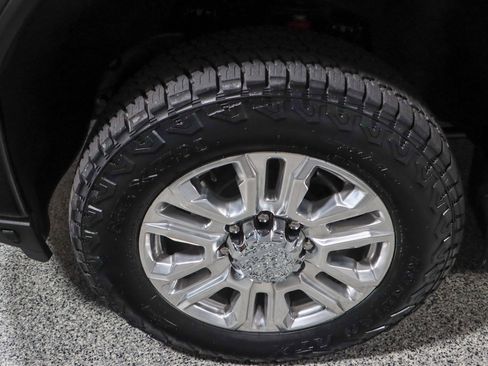 Used 2023 GMC Sierra 2500 Denali w/ Denali Ultimate Package image 11