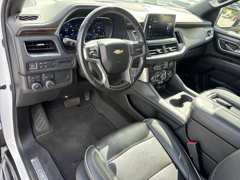 Used 2022 Chevrolet Suburban Premier AWD/4WD image 10