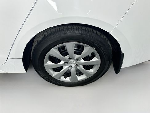 Used 2025 Toyota Corolla LE FWD image 11