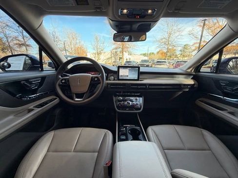 Certified 2022 Lincoln Corsair FWD w/ Equipment Group 101A image 10