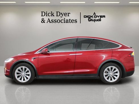 Used 2018 Tesla Model X 75D AWD/4WD image 5