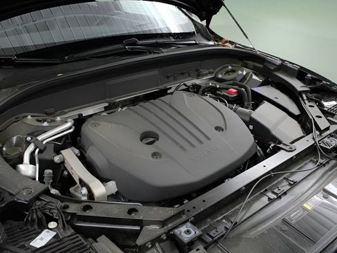 Certified 2025 Volvo XC60 B5 Ultra AWD/4WD image 31