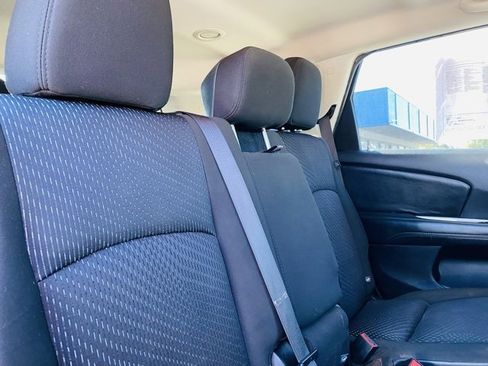 Used 2019 Dodge Journey SE image 14
