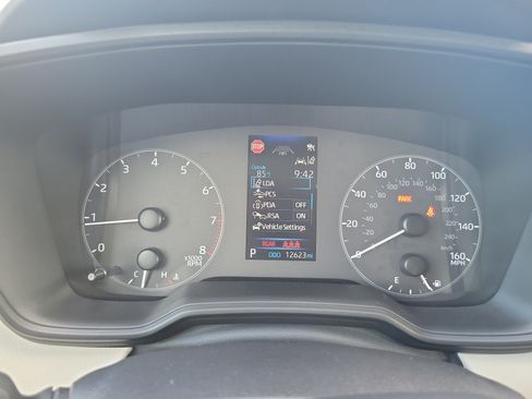 Used 2025 Toyota Corolla LE FWD image 29