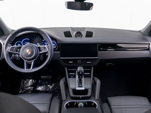 Certified 2023 Porsche Cayenne AWD/4WD image 10