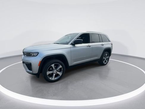 New 2026 Jeep Grand Cherokee Limited image 4