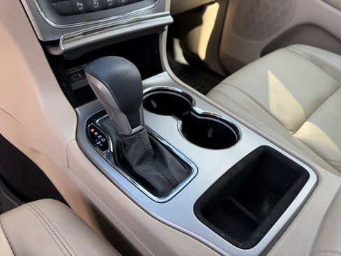 Used 2018 Jeep Grand Cherokee Limited RWD image 29