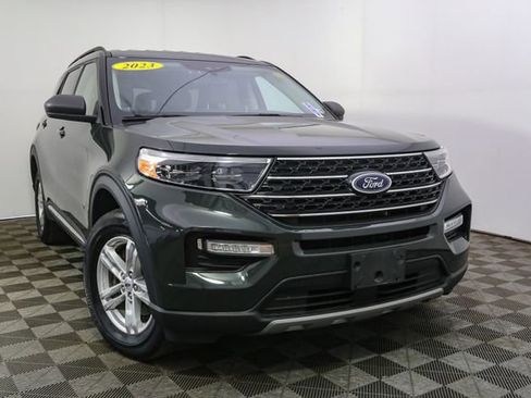 Used 2023 Ford Explorer XLT w/ Equipment Group 202A AWD/4WD image 3