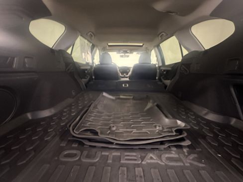 Used 2023 Subaru Outback Limited image 11