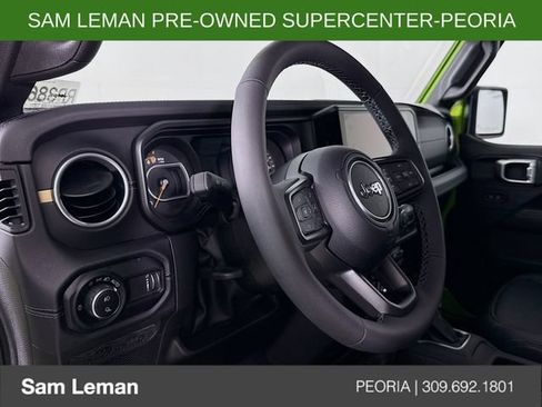 Used 2025 Jeep Gladiator Sport AWD/4WD image 9