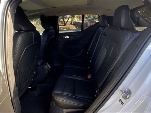 New 2026 Volvo XC40 B5 Core w/ Climate Package image 12