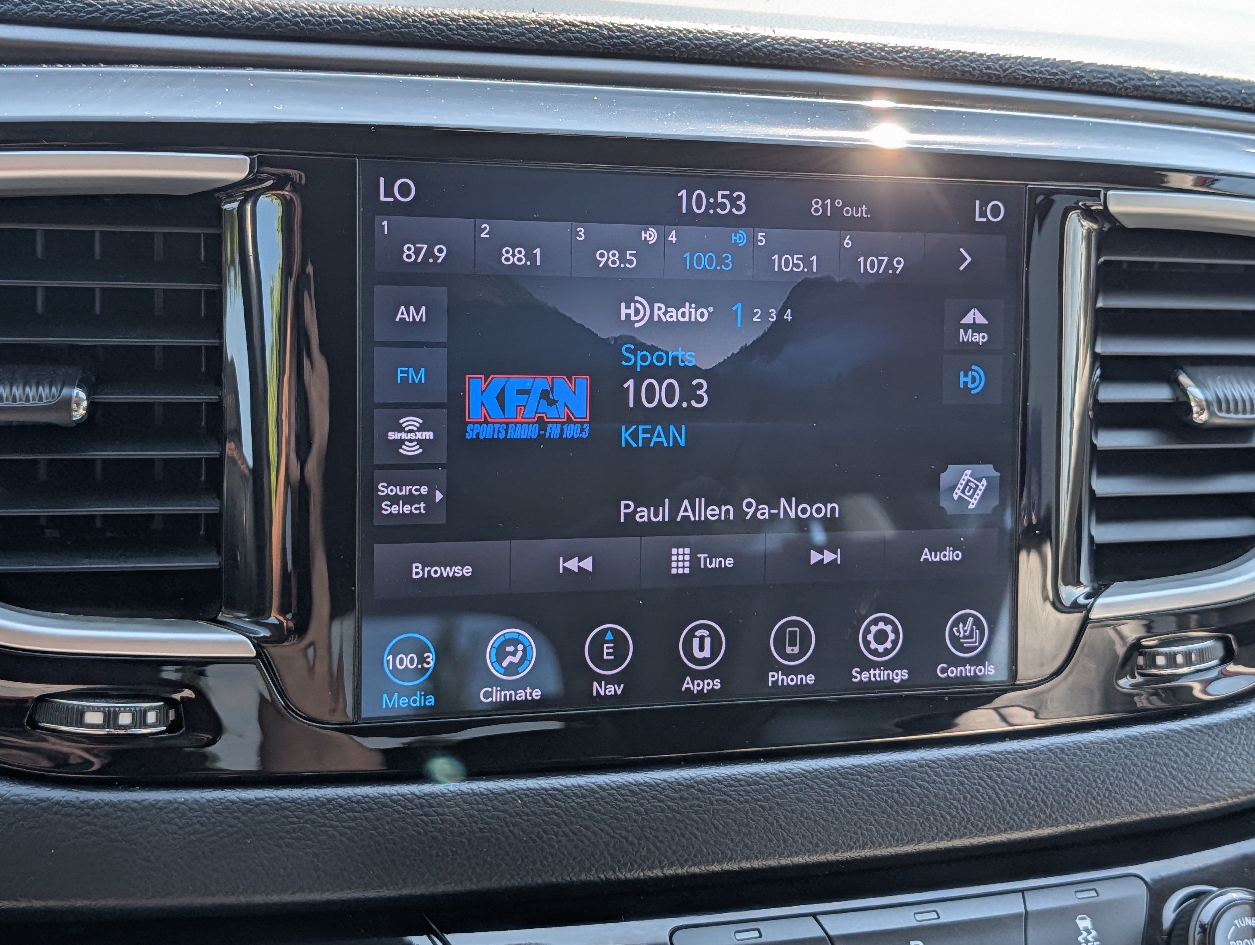Used 2020 Chrysler Pacifica Touring-L Plus FWD image 22