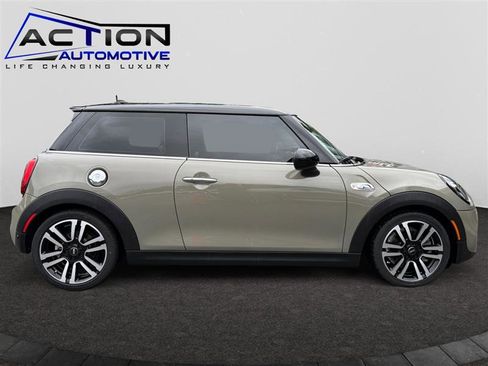 Used 2019 MINI Cooper S w/ Premium Package image 9