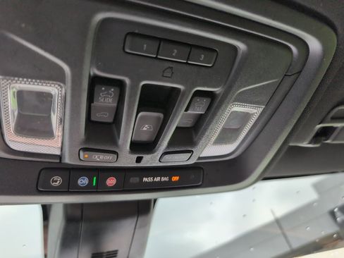 Used 2022 Chevrolet Silverado 2500 High Country w/ Z71 Off-Road Package image 36