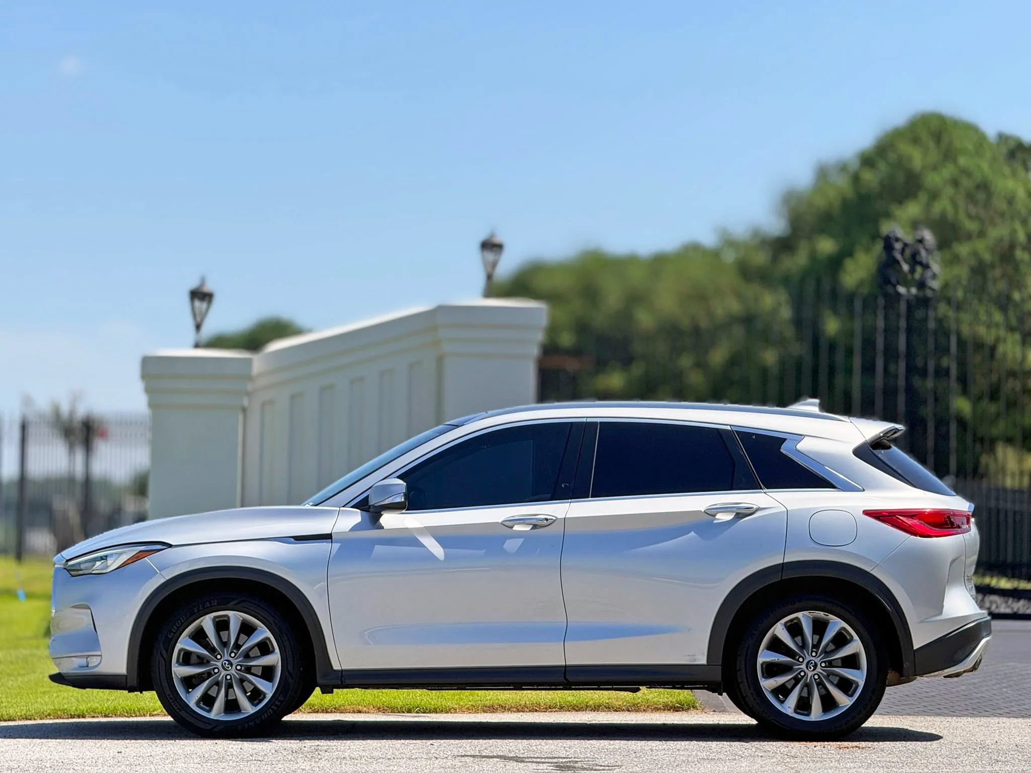 Used 2019 INFINITI QX50 Luxe AWD/4WD image 4