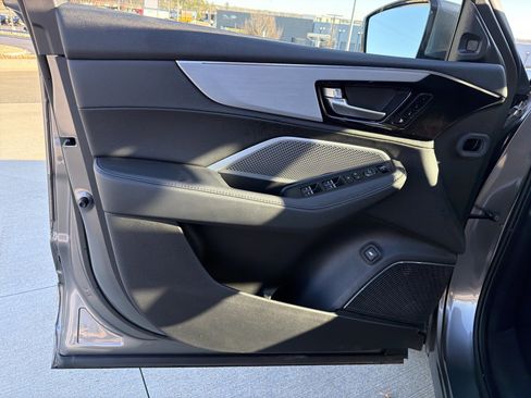 Used 2025 Acura MDX SH-AWD image 14