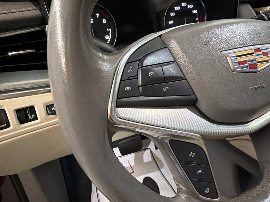 Used 2022 Cadillac XT5 Premium Luxury w/ Technology Package AWD/4WD image 18