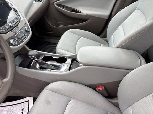 Used 2022 Chevrolet Malibu LS FWD image 11