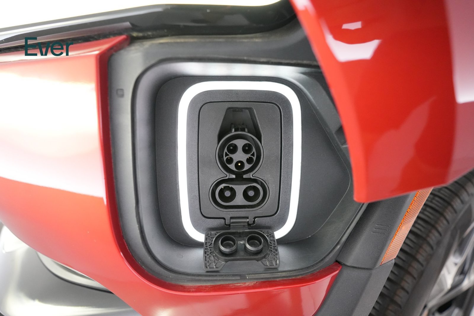 Used 2024 Rivian R1S Adventure Dual AWD/4WD image 10