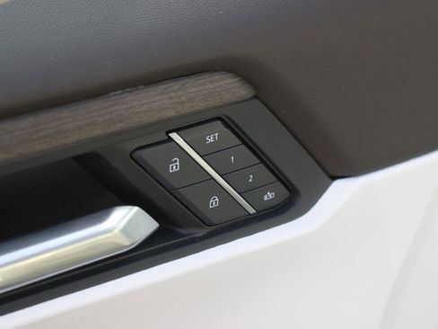 Used 2025 GMC Acadia Denali w/ Super Cruise Package image 14