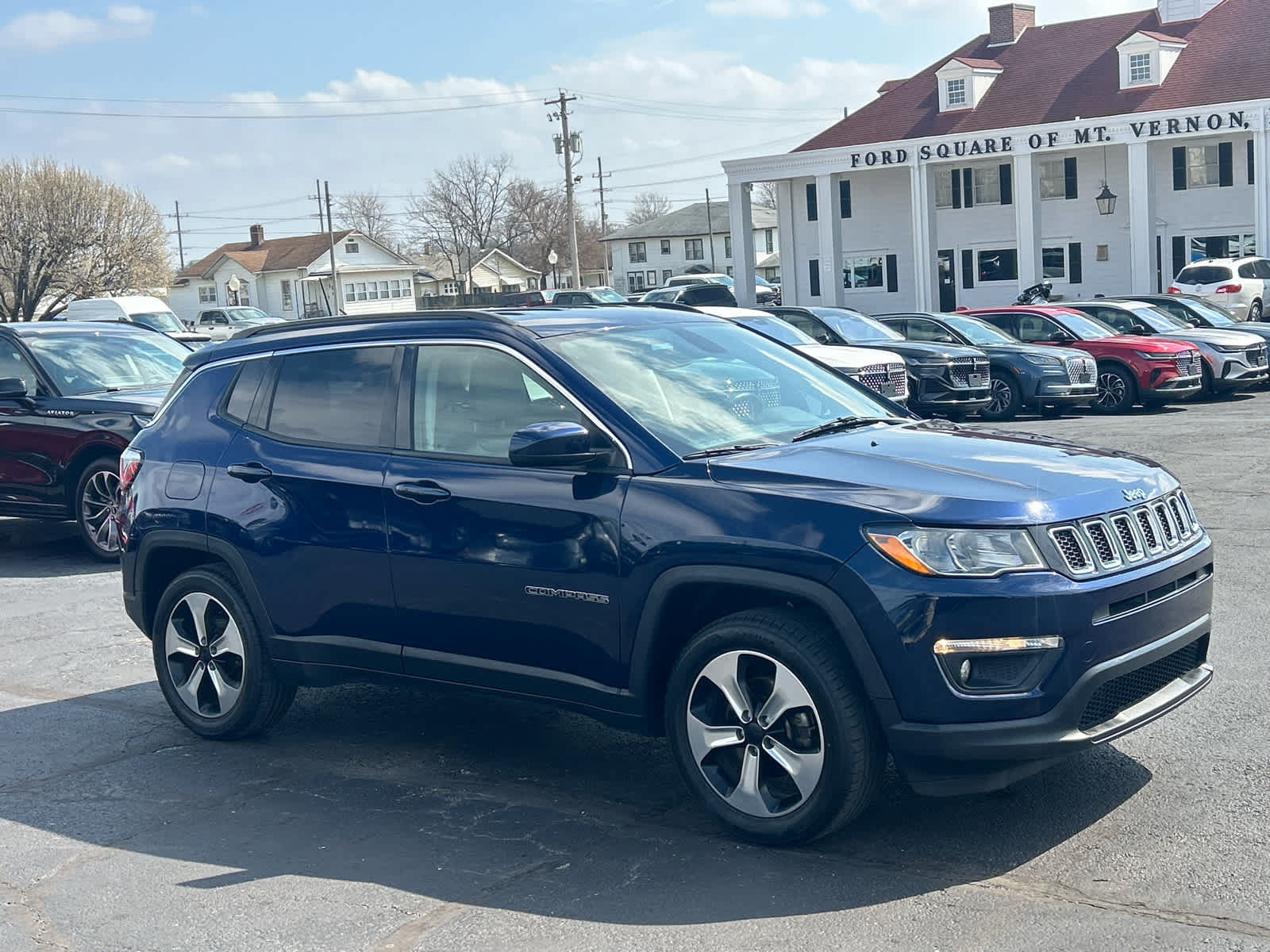 Used 2018 Jeep Compass Latitude w/ Popular Equipment Group FWD image 3
