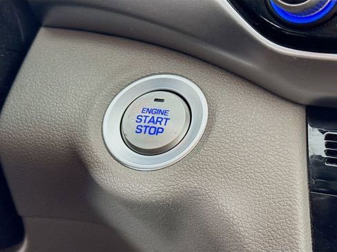 Used 2019 Hyundai Elantra Limited image 26